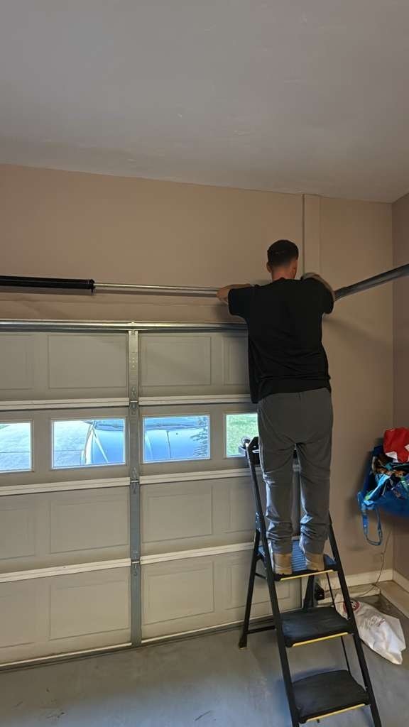 Garage door repair work, gallery photo 5